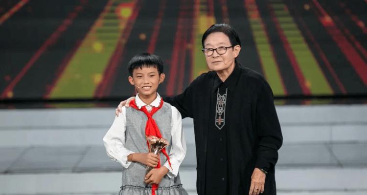 家和万事兴——一个好少年的故事（孝顺是美德，家和是福气，一个好少年的故事）