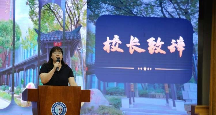 从迷茫到自信——一个学生的成长之路（从迷茫到自信——一个学生的成长之路）