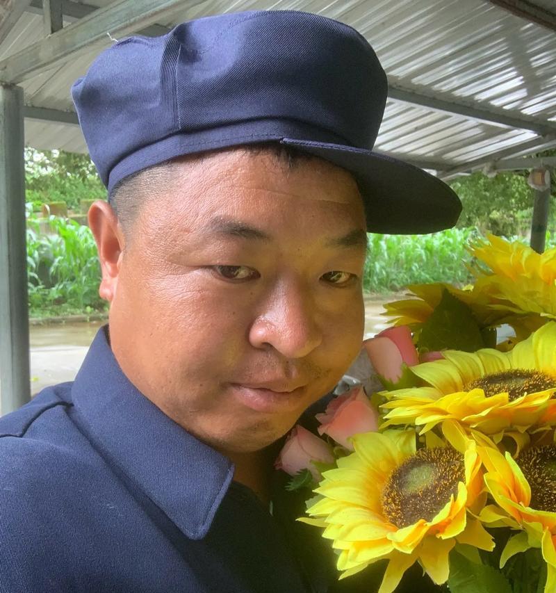 与她牵手伴我成长（我们一起经历了太多的磨难）