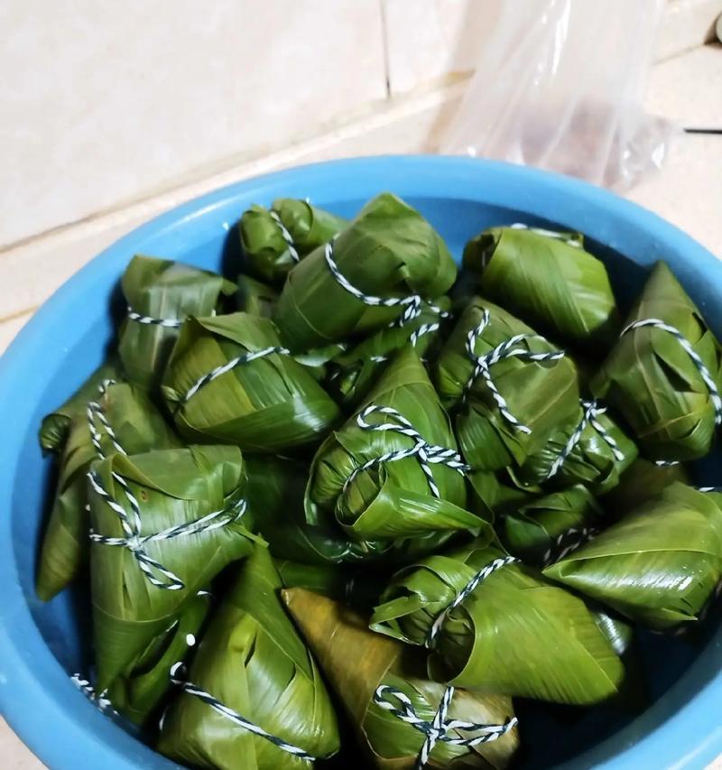 开心包粽子（母女俩的端午节）