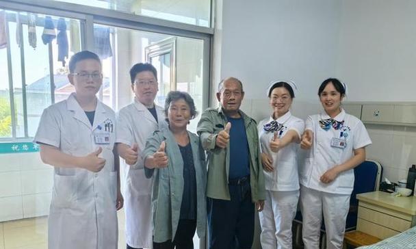 抗疫前线的感恩之心（医护人员用心呵护生命）