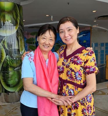 亲情与幸福（小镇女孩的成长故事）