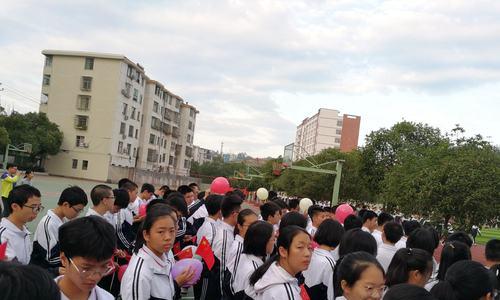 难忘的校运会（我们一起奋力拼搏）