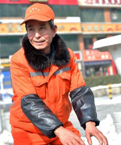 奉献的清洁工人（他们用汗水守护城市的美好）
