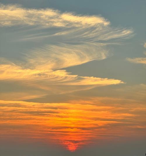 橙黄色的温暖——夕阳美景（从黄昏到夜晚，万物在晚光中泛起了无限美）