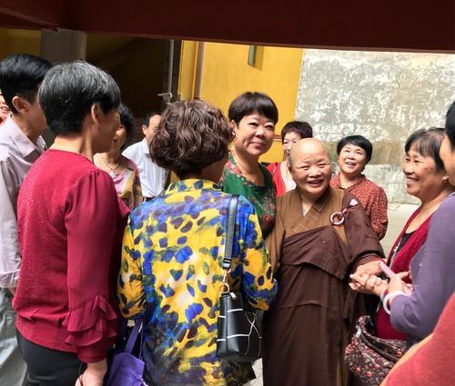 那个令人永生难忘的瞬间（一个简单的故事，却令人百思不得其解）
