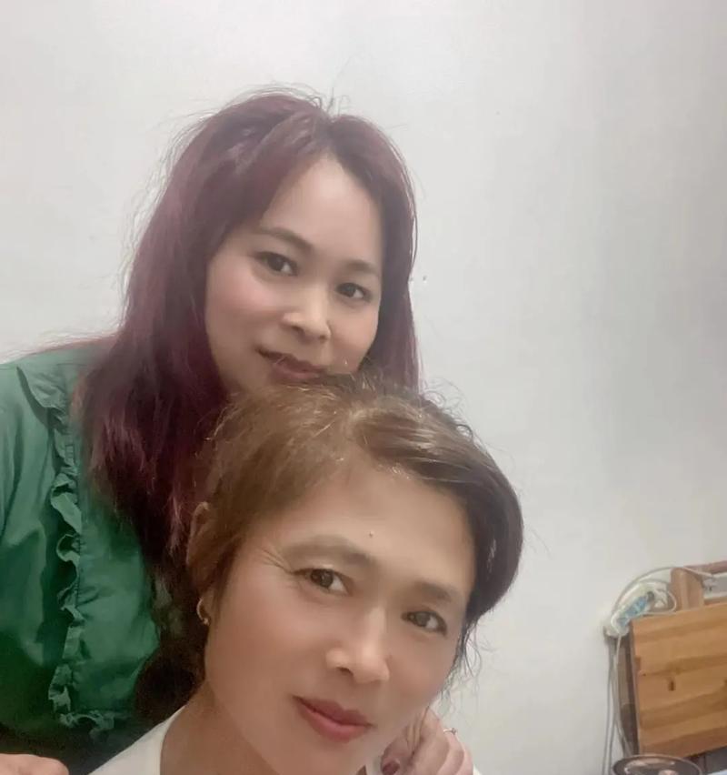 一个女孩子的成长故事（一个女孩子的成长故事）