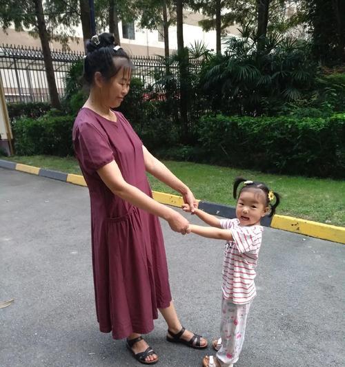 我是幸福（一个小女孩的感人经历）