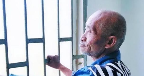 挣扎前行的生命（一个孤独的求生者）