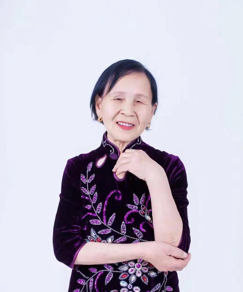 感恩奶奶——一位和蔼可亲的老人